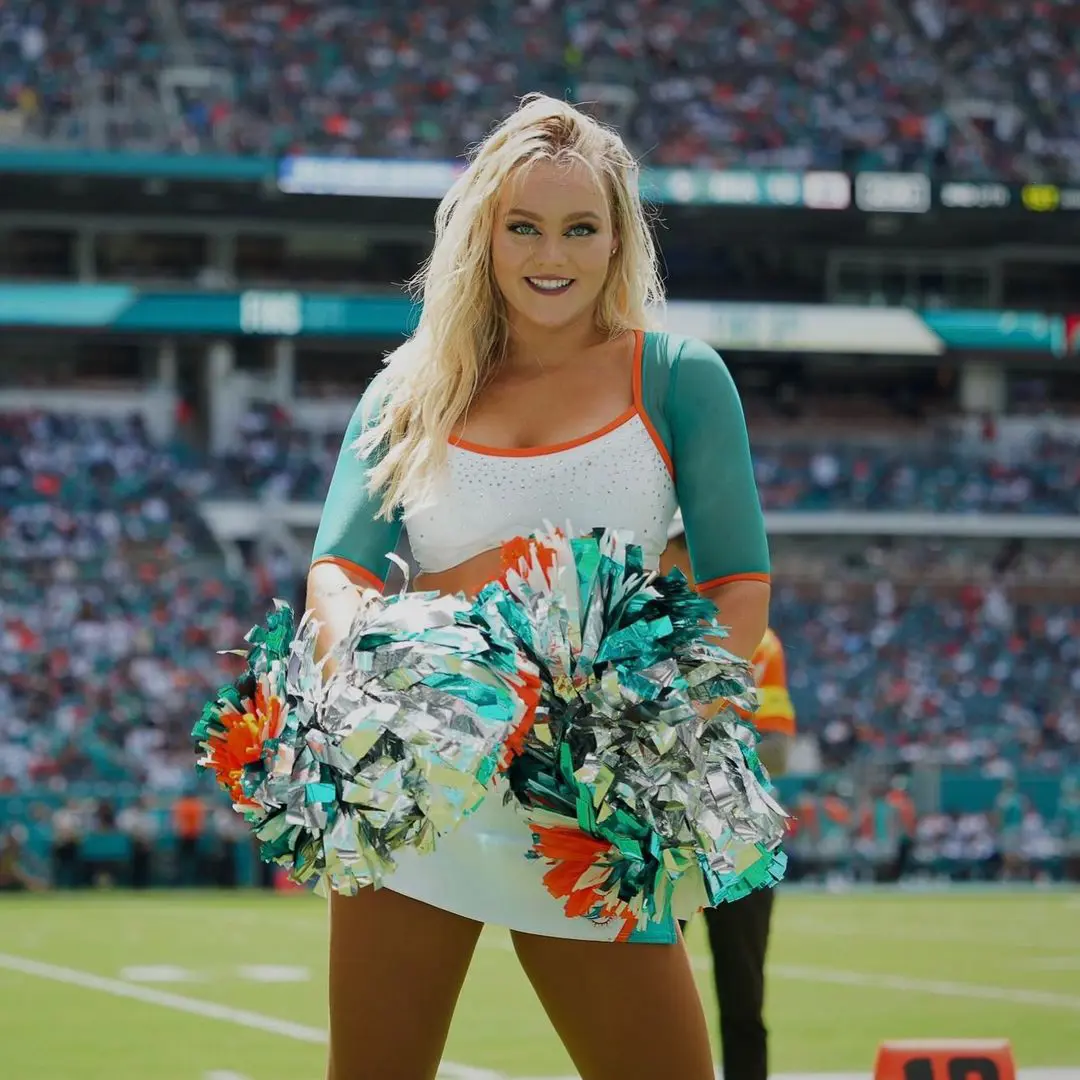 Austyn Bazzano is one of the most good looking NFL cheerleaders 