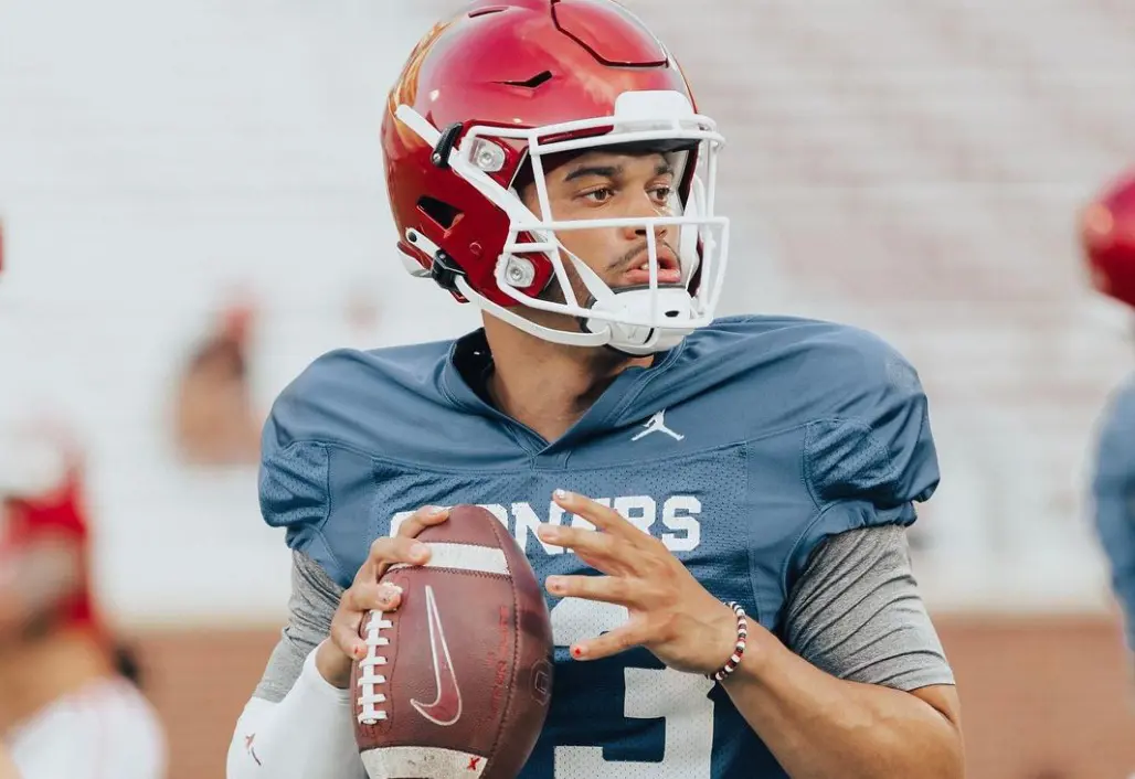 Caleb Williams is An American footballer who plays as a quarterback for USC Trojans.