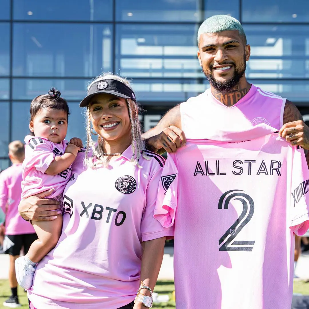 Deandre with his fiance Crystal and their newly born baby Seneca.