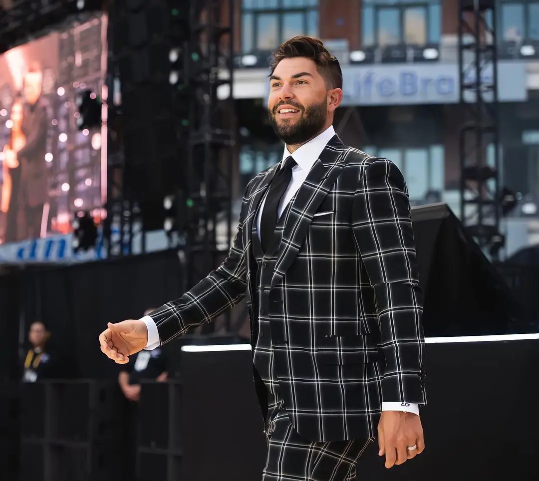 Eric Hosmer has a great fashion sense and a great personality 