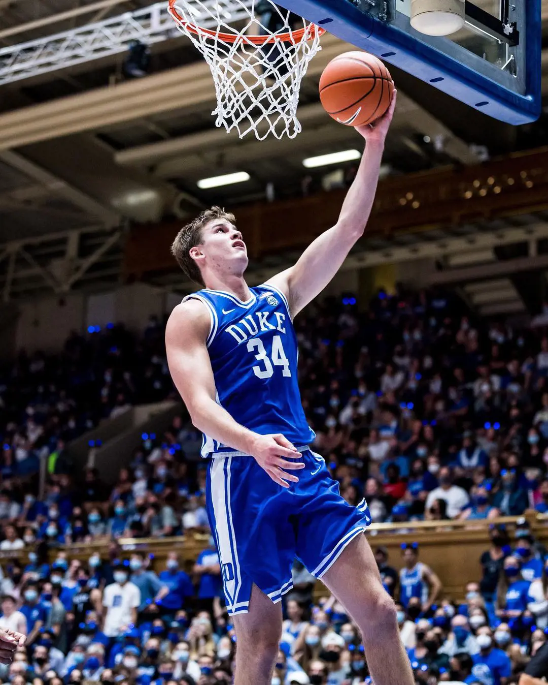 Bates Jones playing for Duke at the Cameron Indoor Stadium.