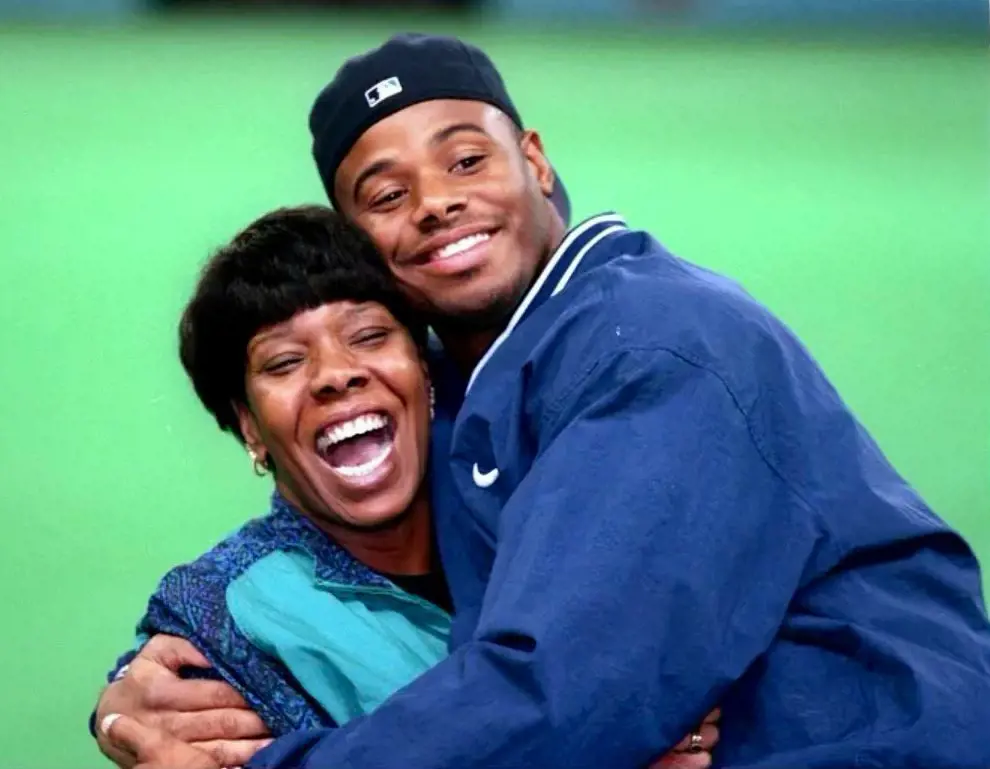 Ken Griffey Jr and Alberta Griffey 