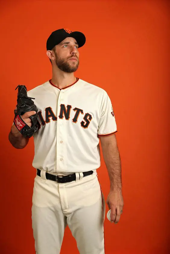 Giants' Madison Bumgarner pitches during the first inning against the Yankees at Oracle Park in April 2019