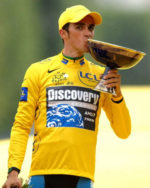 Cadel Evans kisses his 2011 Tour de France trophy.