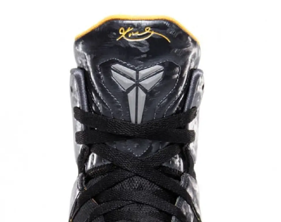 Kobe Bryant’s signature and Sheath logo.