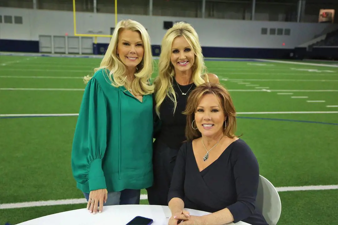 Kelli with Melissa and Judy at AT&T Stadium in 2021