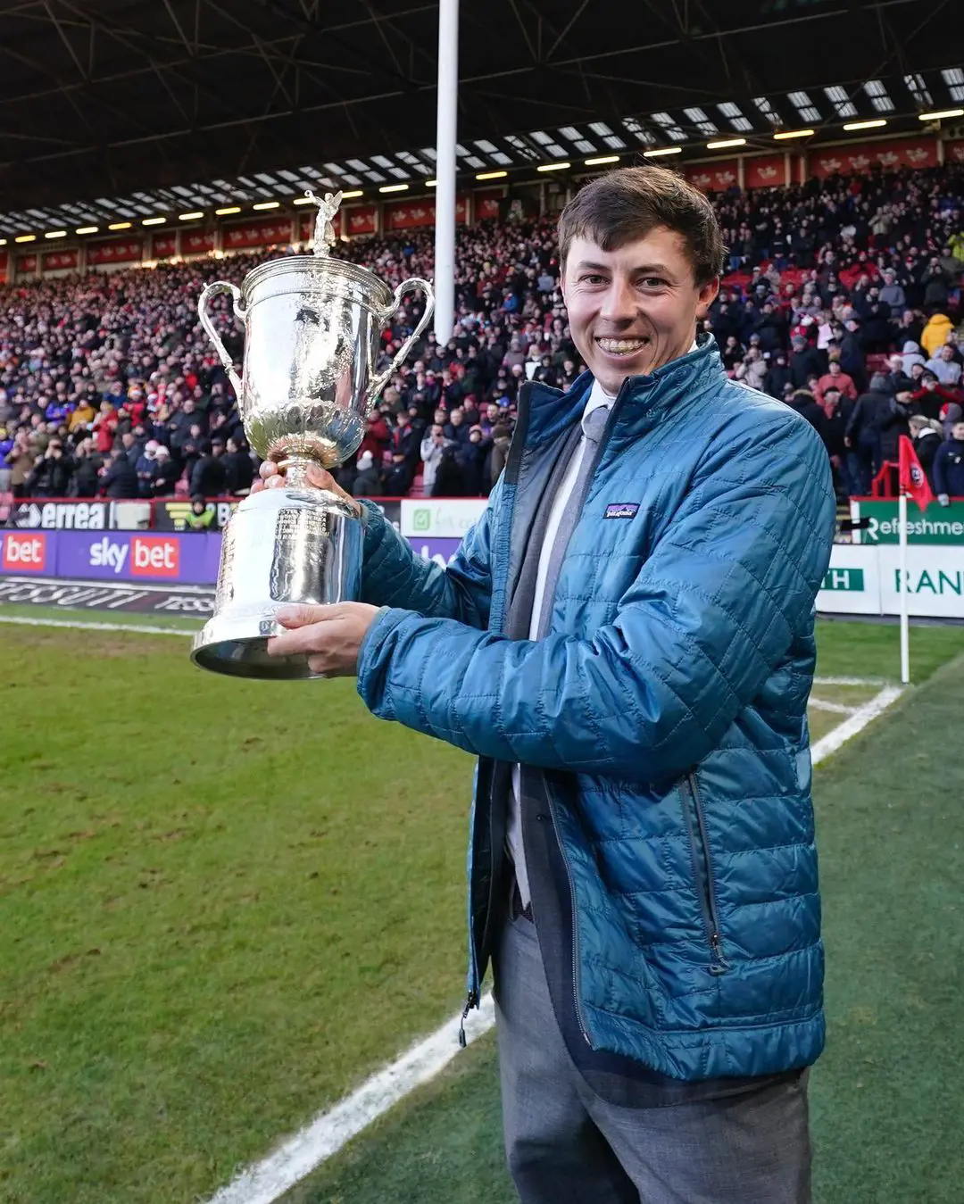 Matt holding US Open trophy on December 26, 2022. 