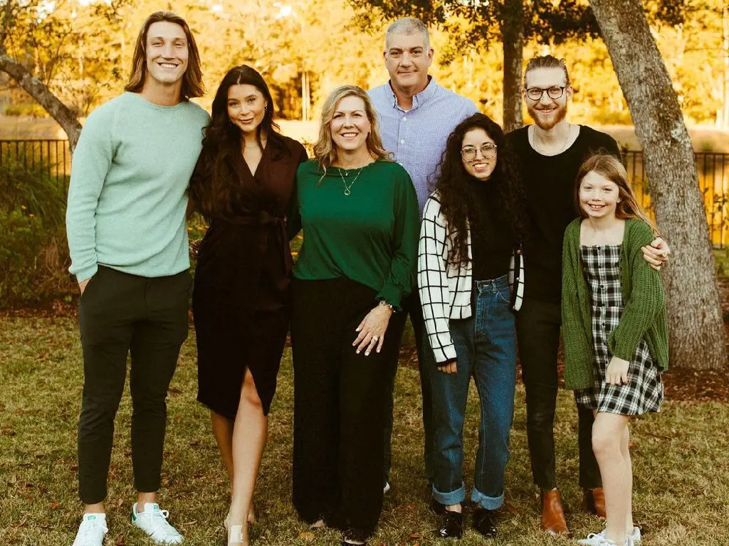 Lawrence's Thanksgiving dinner with his parents, siblings and his girlfriend, on November 29, 2021