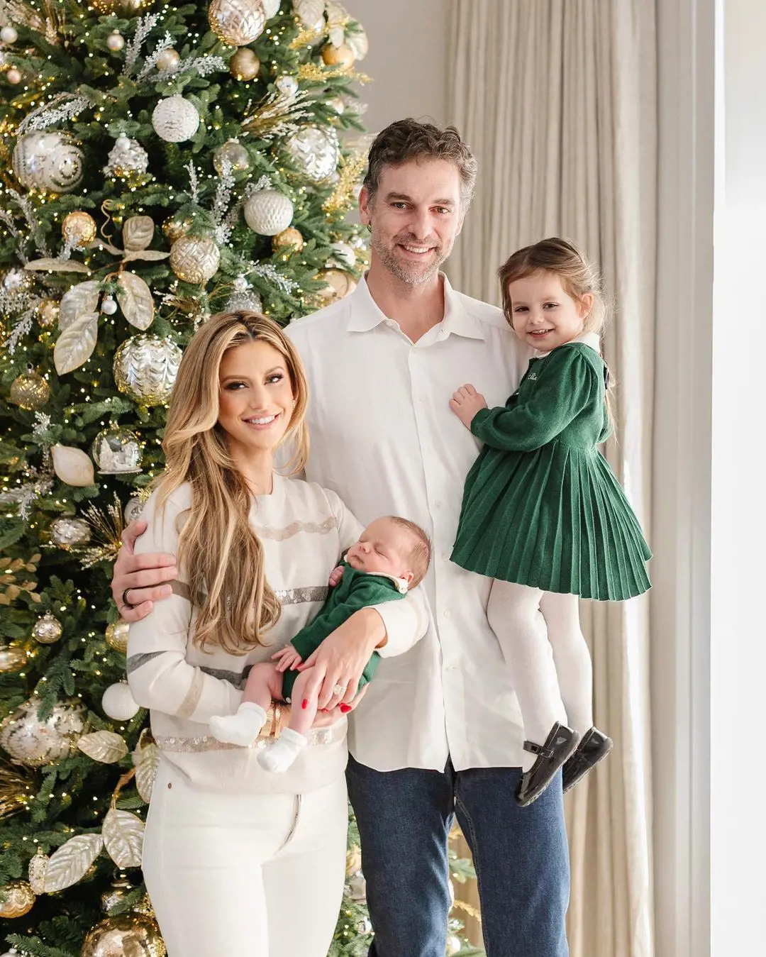 Pau and Catherine relishing Christmas with Ellie and max in December 2022