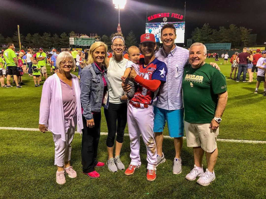 Kim with her loved ones including Kramer and Makenzie on their vacation to Branson in June 2019