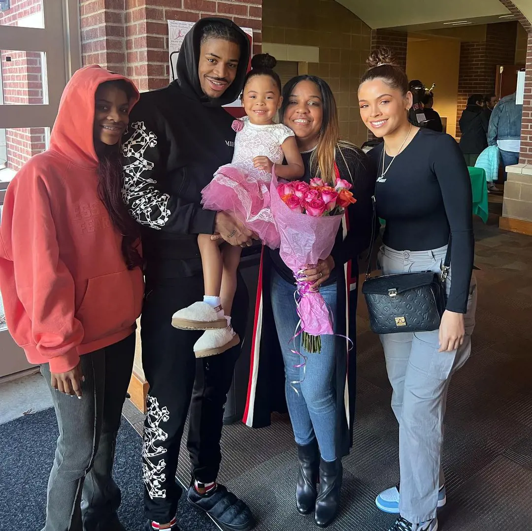 Morant and Dixon attended Kaari's first dance recital with the family.