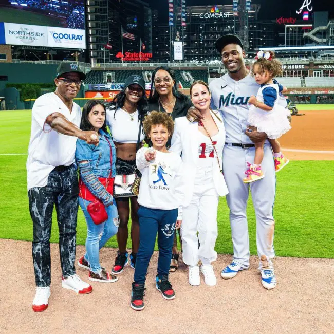 Solers (from left to right): Papi, Wendy, Ani, Gloricel, Leydis, Jorge, Jorley, and Leysa.