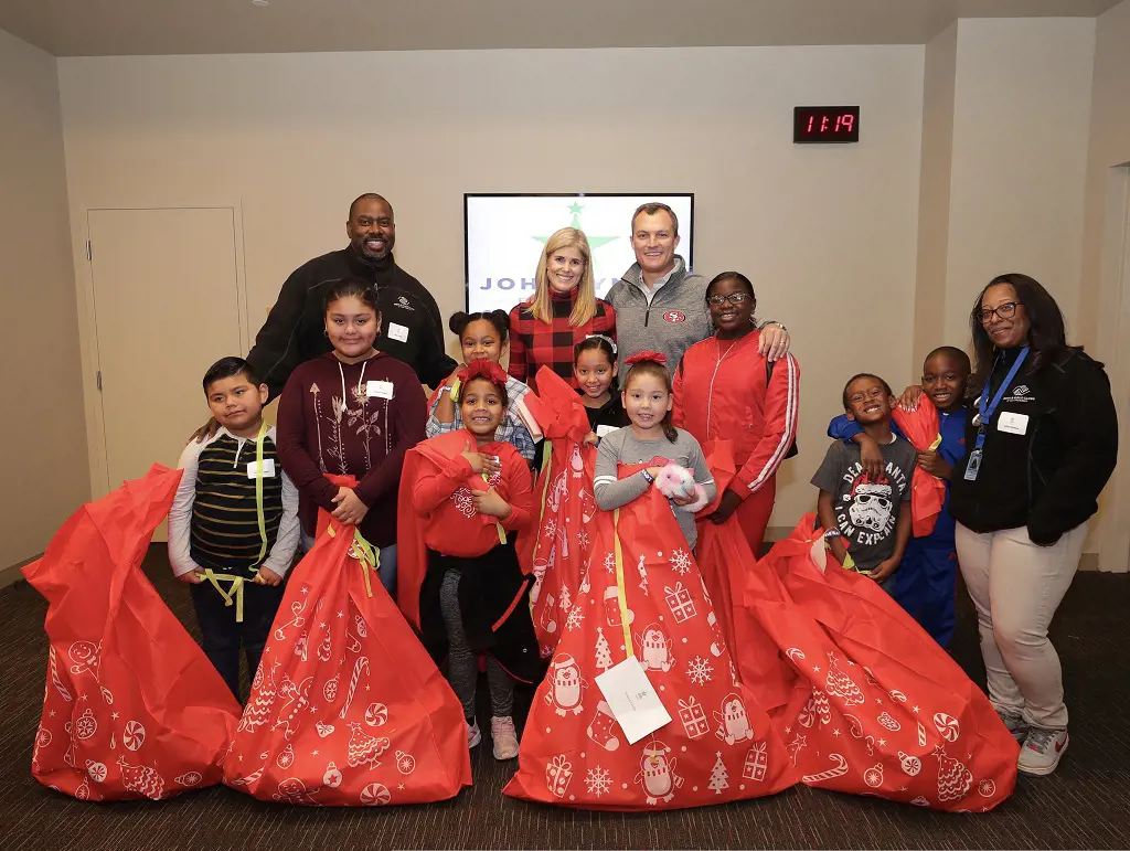 John and his spouse Linda (far right) celebrating the BGCA Clubs Pacific Youth of the Year Celebration with bunch of young generation in May 2019