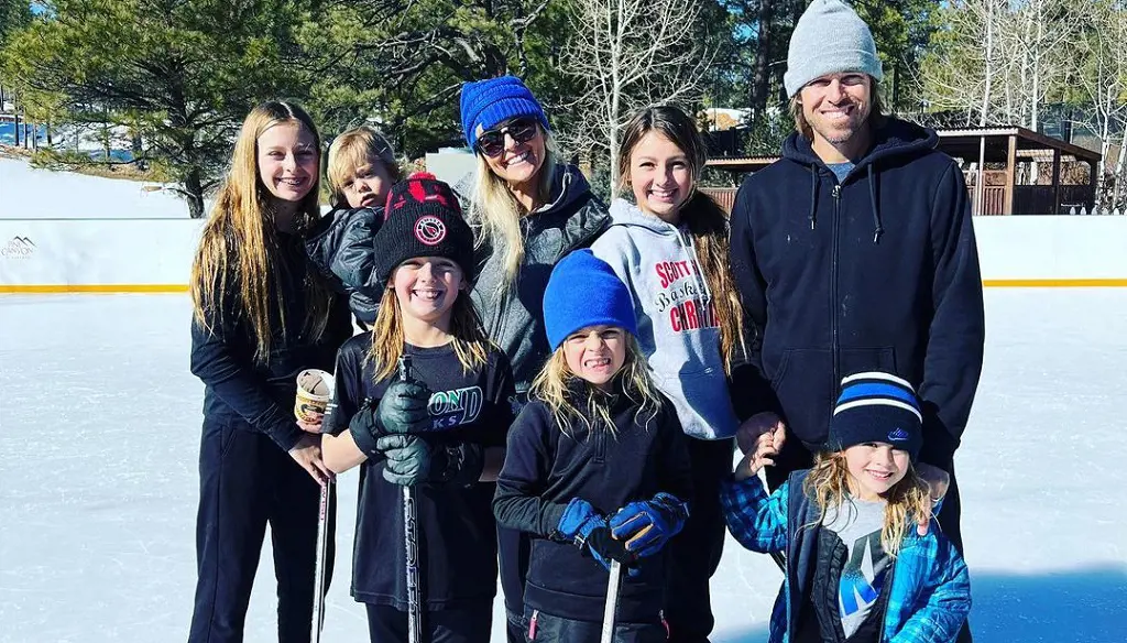 Aaron and Richelle with Jewell, Jolee, Jeremiah, Josiah, Jaddex and Jedidiah at Pine Canyon on January 10, 2022. 