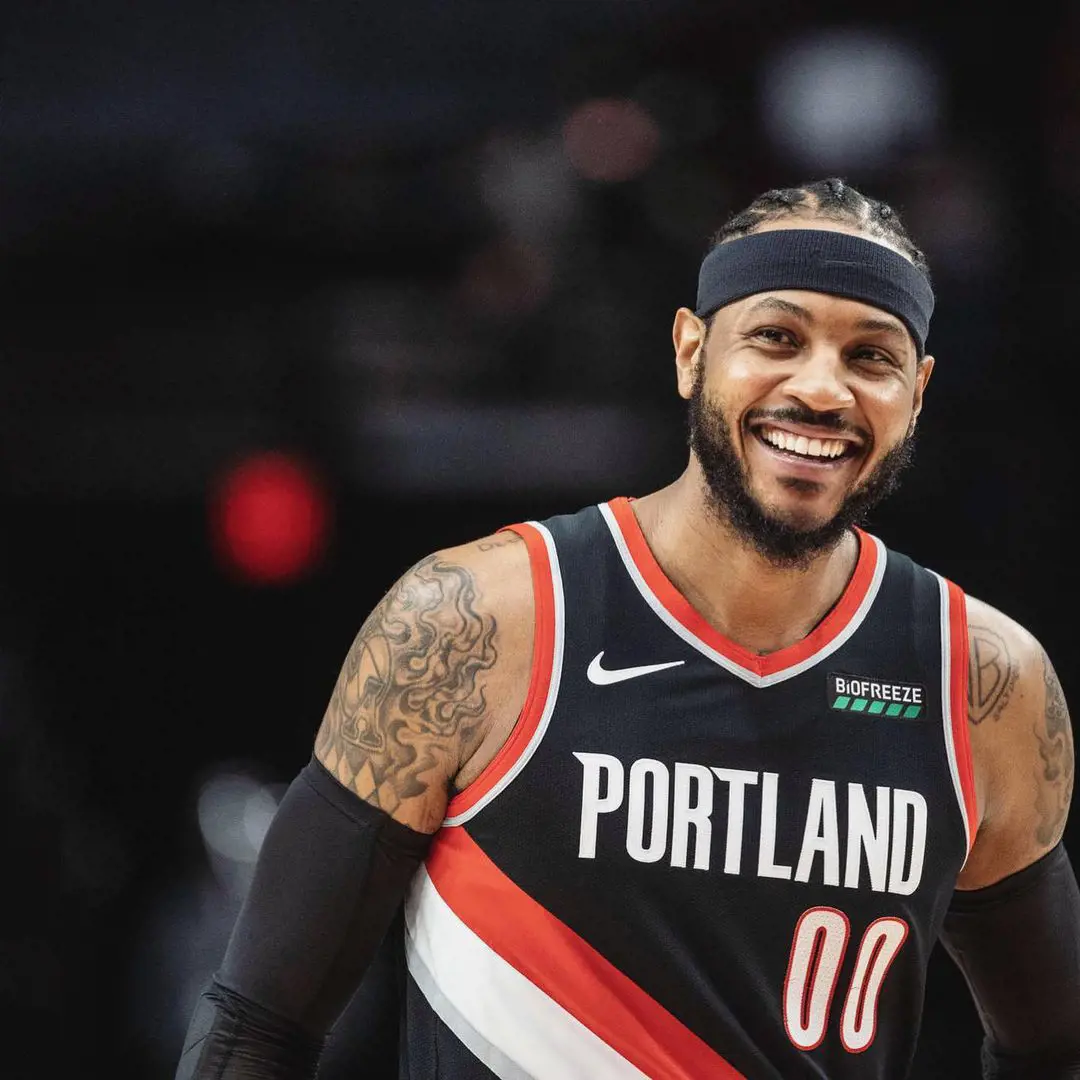 Chris Paul wearing a Portland Trail Blazers Nike logo jersey as he says goodbye to the team in August 2021