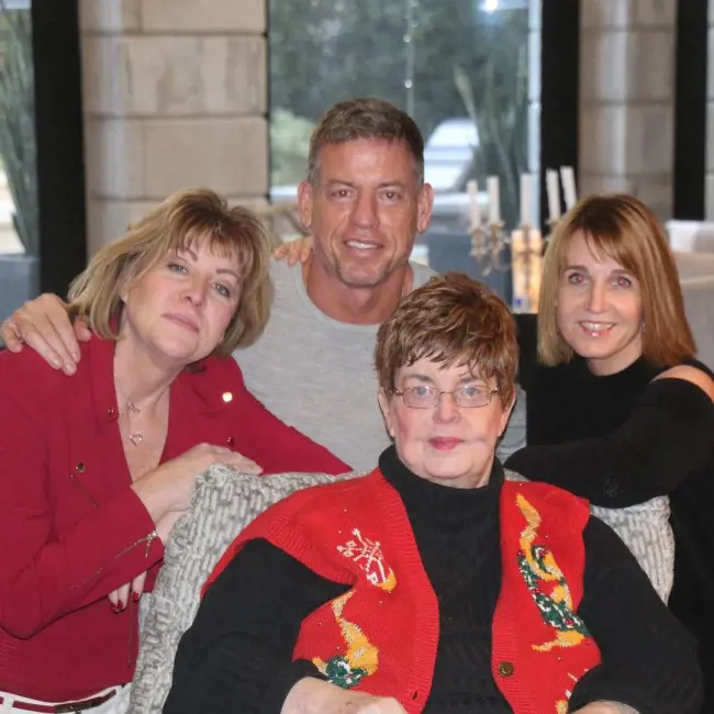 Troy with his mom and two sisters at the matriarch's 80th birthday on 3 February 2022.