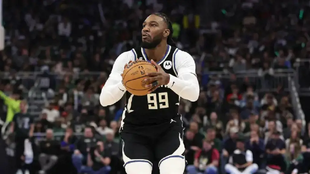 Jae lines up a shot during a playoff game against the Miami Heat.