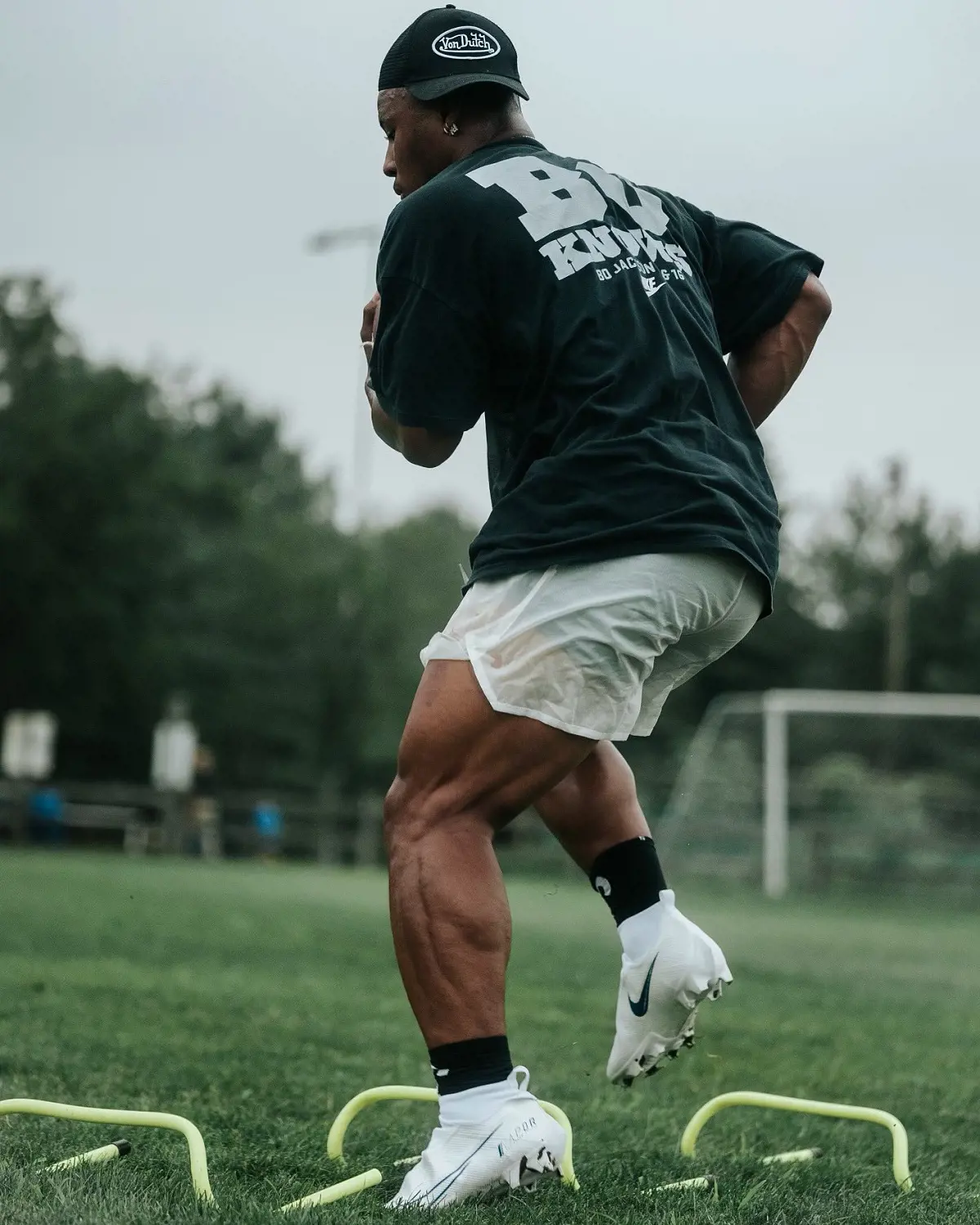 Barkley training for the next season after a torn ACL surgery in 2021.