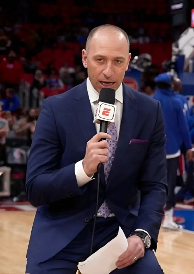 Pasch reporting at Little Caesars Arena. (Photo by David E. Klutho)