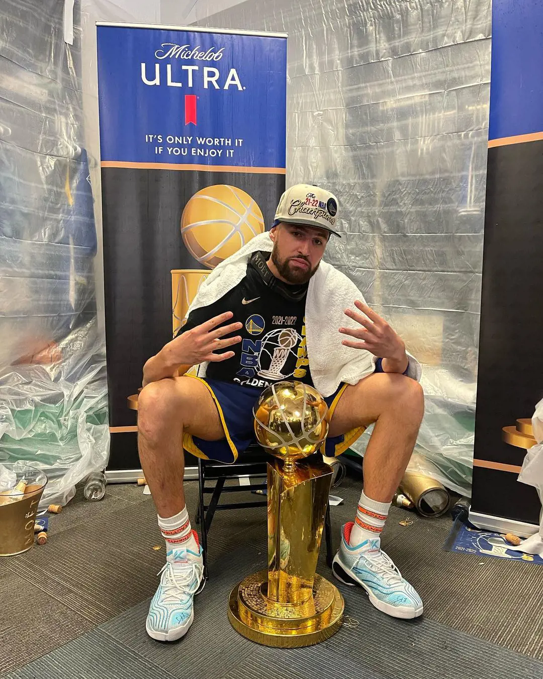 Klay Thompson won the NBA championship award in 2022.