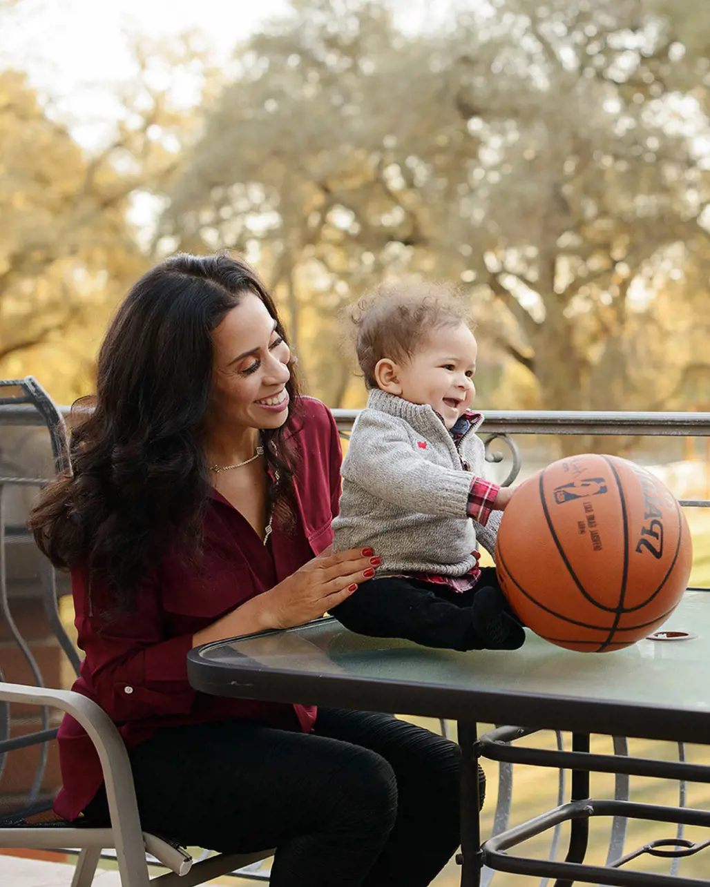 Sondi playing with Lamar during a photoshoot.