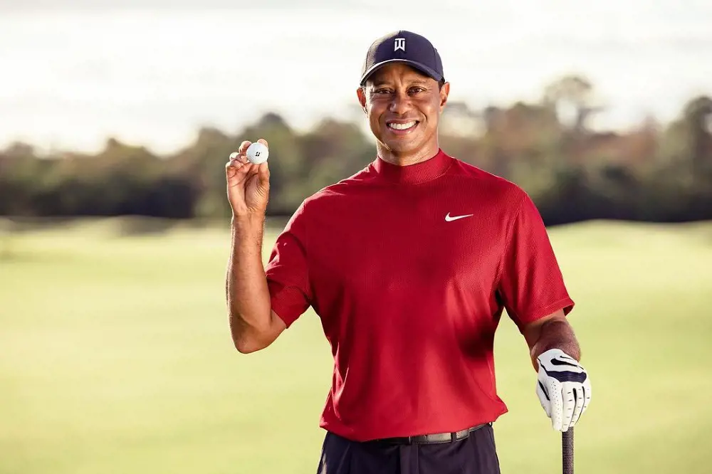 Tiger play a round at PopStroke with Bridgestone Golf ball