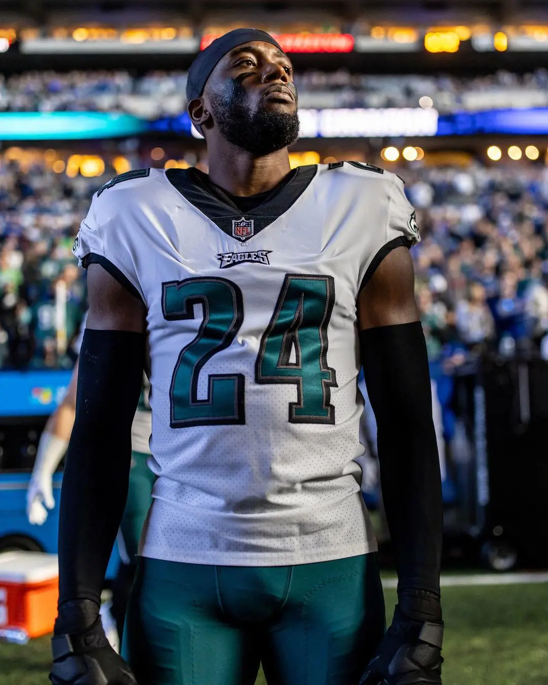 James Bradberry walks into the stadium donning Eagles uniform in 2022