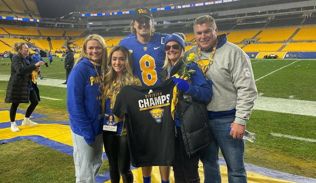 Kenny was joined by his father Ken, mother Kasey, sister Alex and girlfriend Amy Paternoster at Acrisure Stadium. 