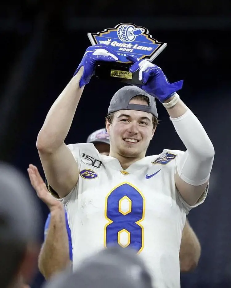 Kenny won Quick Lane bowl award in 2020.