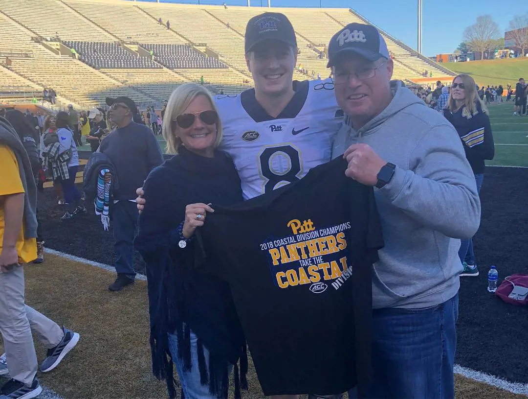 Kenny with his dad Ken and mom Kasey during Coastal Champs at Charlotte, North Carolina.